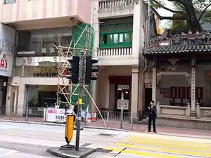 廟前貧 廟後富 廟左廟右出寡婦